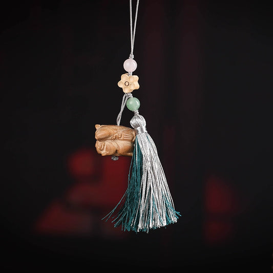 Peach wood keychain doll pendant ornaments step on villain pendant mascot mobile phone small hanging buckle